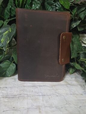 Hand Made New Brown NWOT Leather Refillable Calendar/Notebook With Snap Strap